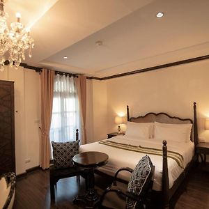 Deluxe Zimmer mit Kingsize-Bett